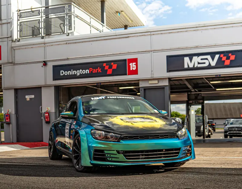 Donington Park, garage 15